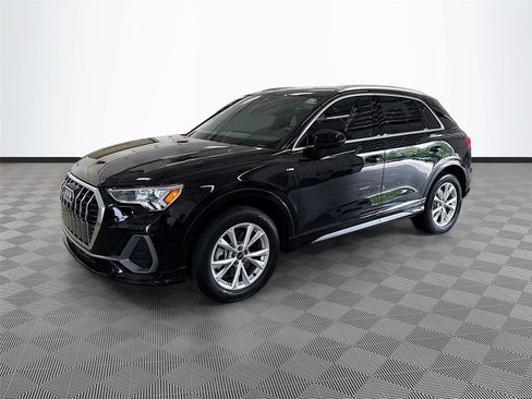 Certified 2023 Audi Q3 2.0T Premium w/ Convenience Package AWD/4WD image 3