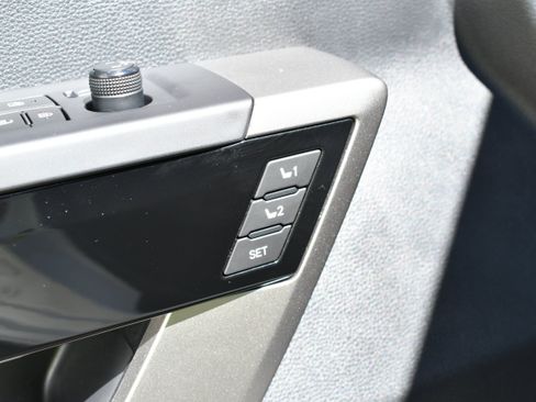 Used 2023 Toyota Tundra Limited AWD/4WD image 14
