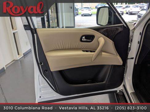 Used 2022 Nissan Armada Platinum w/ Captain's Chairs Package RWD image 21