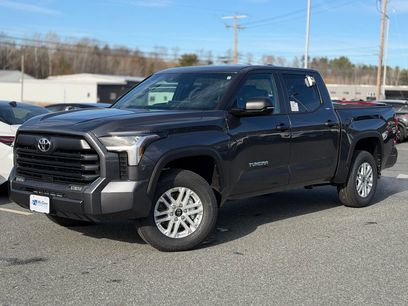 New 2026 Toyota Tundra SR5 w/ SR5 Premium Package