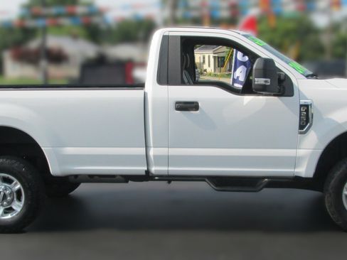 Used 2017 Ford F250 XL w/ XL Value Package AWD/4WD image 3