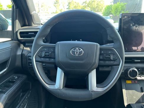 Used 2025 Toyota Tacoma Limited AWD/4WD image 20