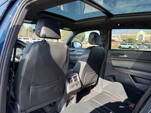 Used 2021 Volkswagen Atlas Cross Sport SEL Premium image 28