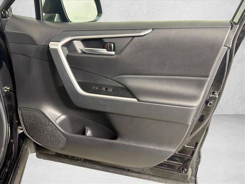 Used 2025 Toyota RAV4 XLE FWD image 14