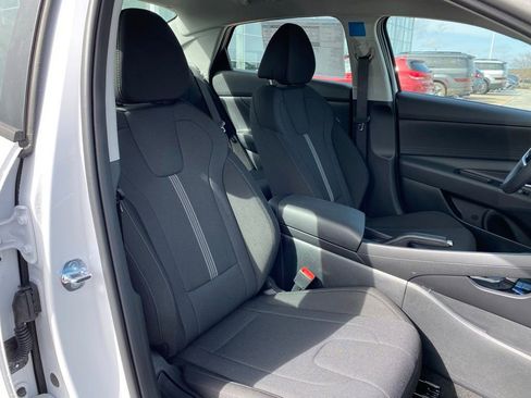 New 2026 Hyundai Elantra SE FWD image 28