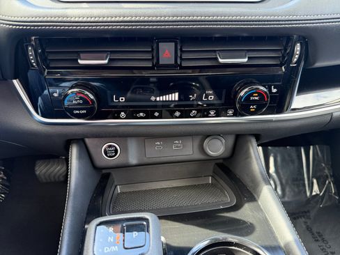 Used 2023 Nissan Rogue SL FWD image 13