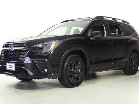 Used 2024 Subaru Ascent Onyx Edition image 2
