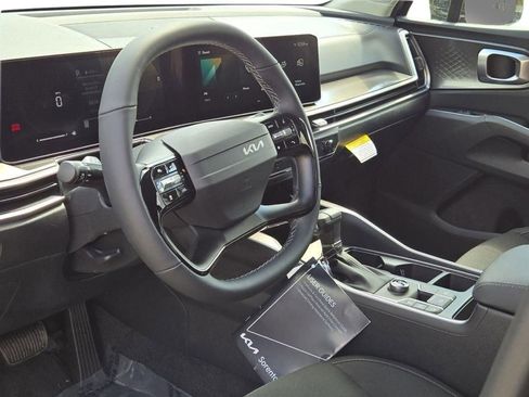 New 2026 Kia Sorento LX FWD image 17