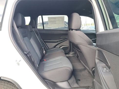 New 2026 Jeep Cherokee Laredo image 15