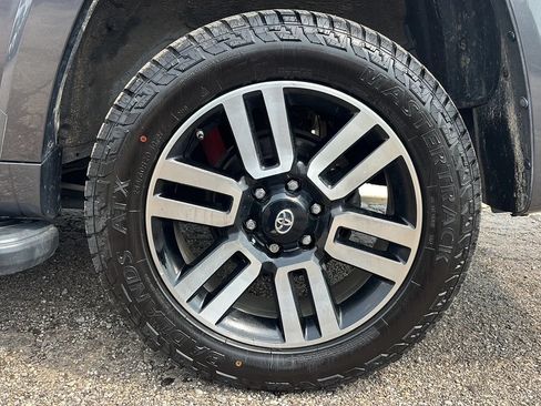 Used 2016 Toyota 4Runner Limited AWD/4WD image 2