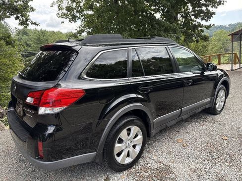 Used 2012 Subaru Outback 3.6R Limited w/ Popular Pkg 2 AWD/4WD image 5