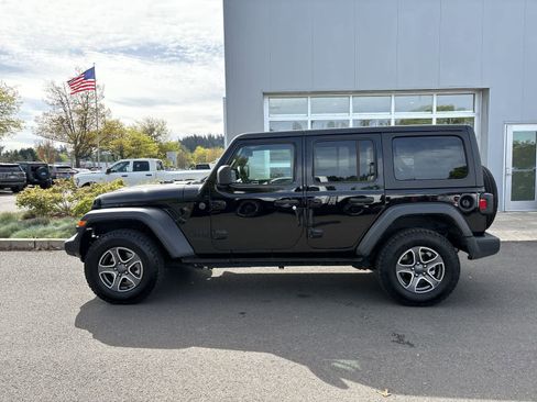 Certified 2022 Jeep Wrangler Unlimited Sport AWD/4WD image 2
