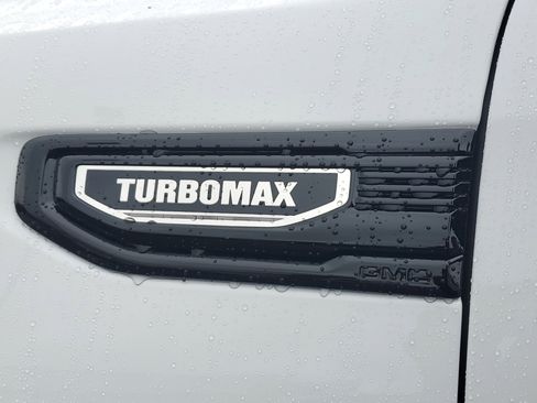 New 2025 GMC Sierra 1500 Elevation image 9