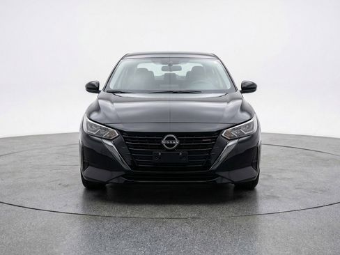 Used 2025 Nissan Sentra SV image 2