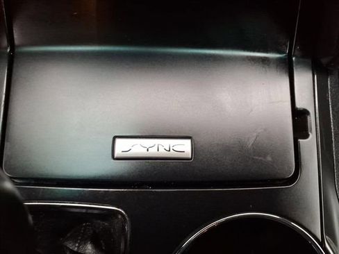 Used 2019 Ford Explorer XLT w/ Equipment Group 202A image 14