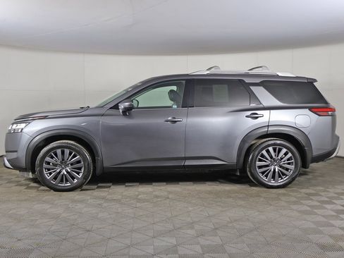 Used 2024 Nissan Pathfinder SL w/ SL Premium Package image 19