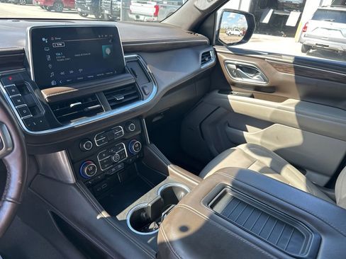 Used 2022 Chevrolet Tahoe LT w/ Luxury Package image 31