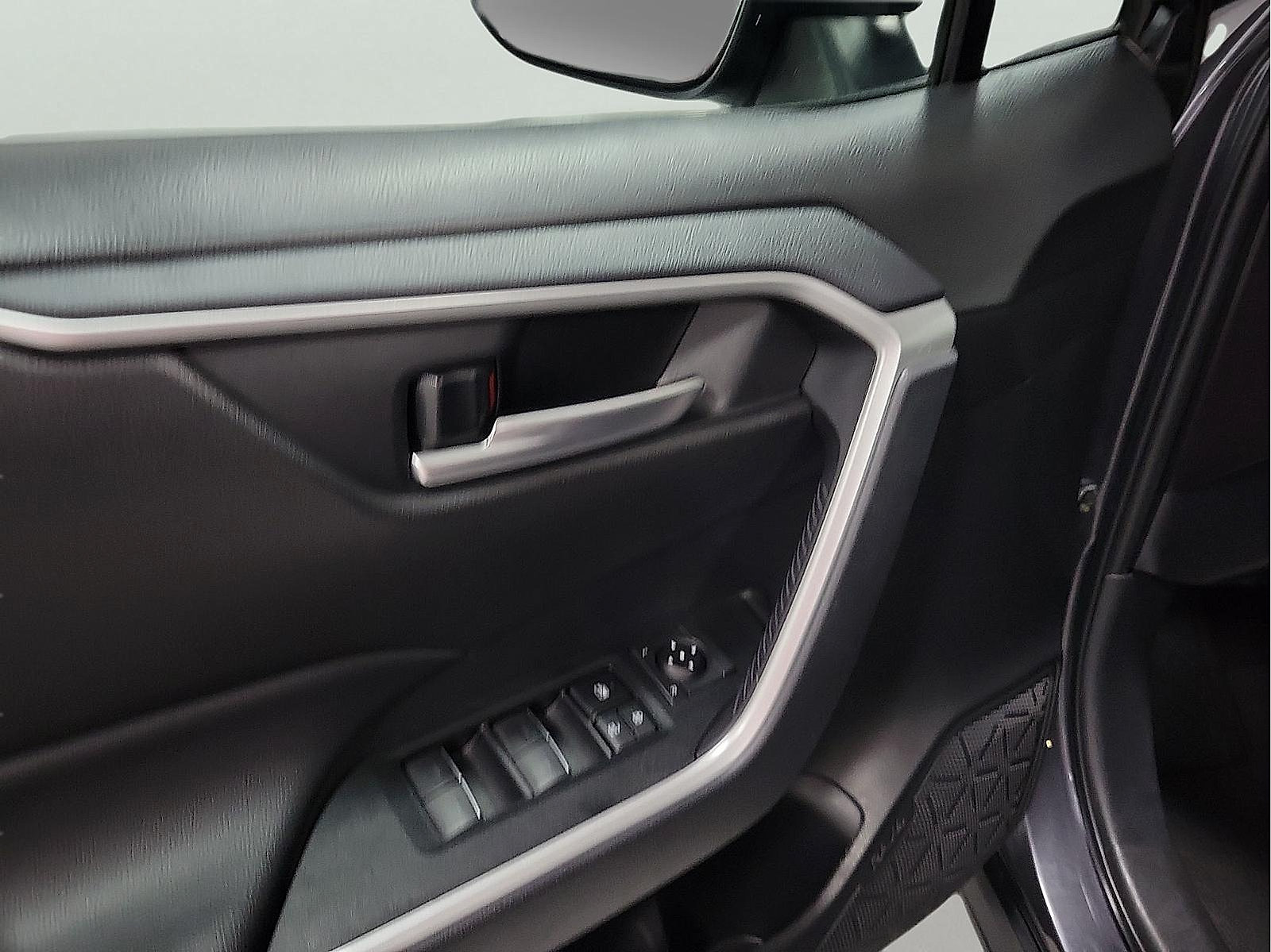 Certified 2025 Toyota RAV4 XLE FWD image 11