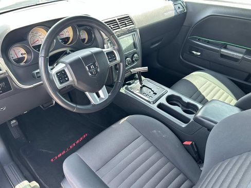 Used 2013 Dodge Challenger R/T RWD image 17