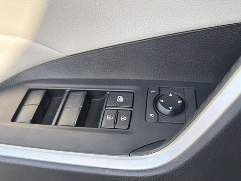 Certified 2020 Toyota RAV4 XLE w/ Carpet Mat Package AWD/4WD image 25