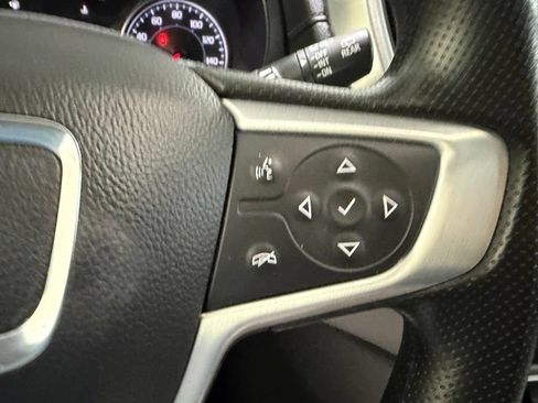 Used 2024 GMC Terrain SLE FWD image 18