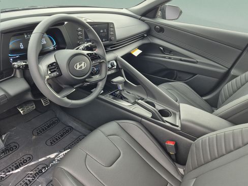 New 2026 Hyundai Elantra SEL Sport FWD image 17