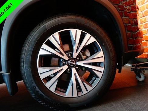 Used 2022 Nissan Rogue SV image 88