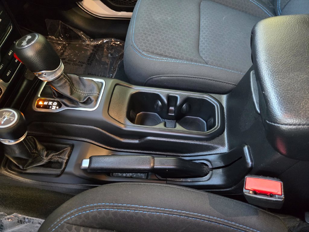 Used 2024 Jeep Wrangler Unlimited Rubicon 4xe AWD/4WD image 23