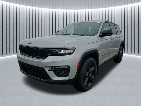 New 2025 Jeep Grand Cherokee Limited w/ Black Appearance Package image 20
