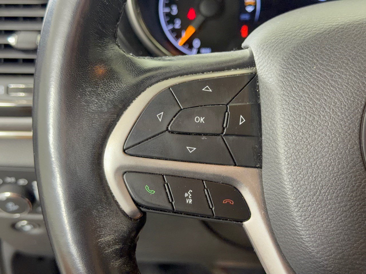Used 2020 Jeep Grand Cherokee High Altitude AWD/4WD image 18