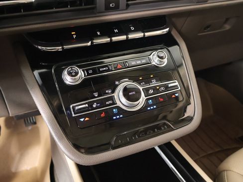 Used 2021 Lincoln Corsair Reserve w/ Elements Package FWD image 8