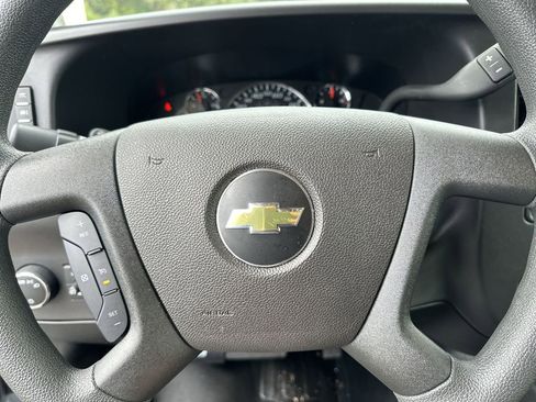 New 2024 Chevrolet Express 3500 Work Van w/ Power Convenience Package image 18