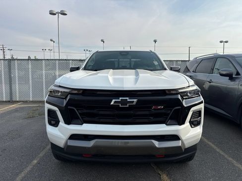 Used 2024 Chevrolet Colorado Z71 w/ Z71 Convenience Package 2 AWD/4WD image 2
