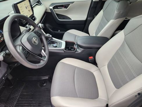 Used 2025 Toyota RAV4 Limited image 11