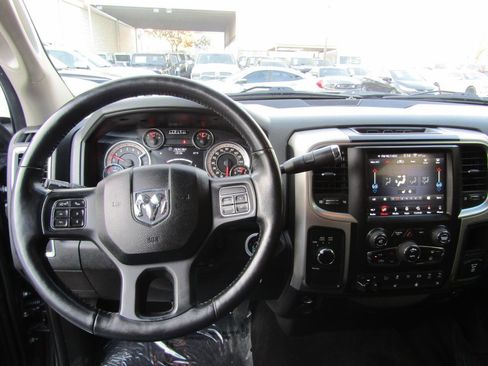 Used 2018 RAM 3500 Big Horn w/ Max Tow Package image 17