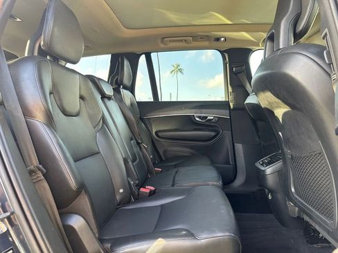 Used 2020 Volvo XC90 T5 Momentum w/ Protection Package Premier image 12
