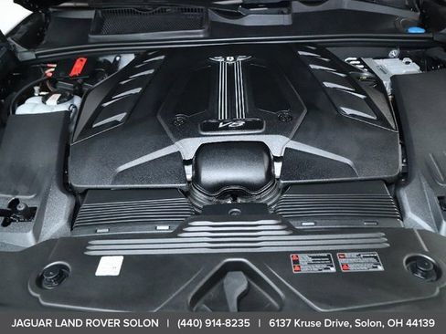 Used 2022 Bentley Bentayga image 36