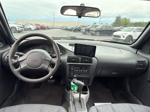 Used 2004 Chevrolet Cavalier Sedan w/ Preferred Equipment Group FWD image 6