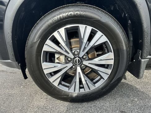 Used 2022 Nissan Rogue SV AWD/4WD image 9