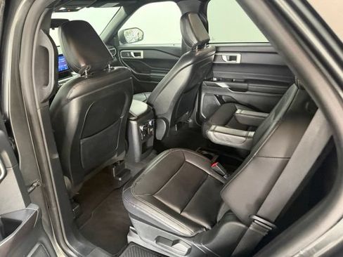 Used 2020 Ford Explorer XLT w/ Equipment Group 202A RWD image 27