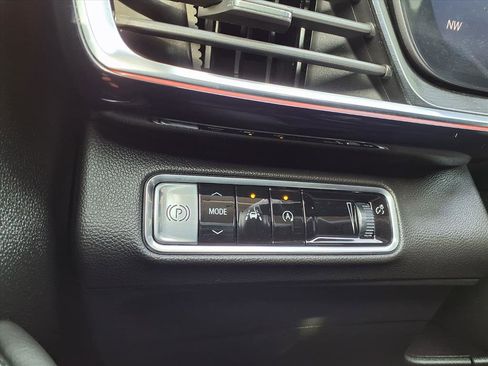 Used 2024 Buick Envision Preferred image 18