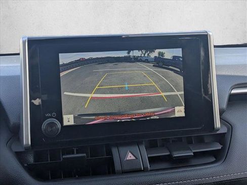 Used 2025 Toyota RAV4 XLE FWD image 19
