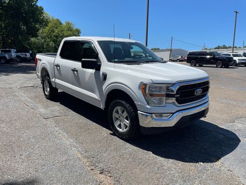 Used 2022 Ford F150 XLT w/ Equipment Group 301A Mid AWD/4WD image 9