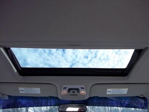 Used 2012 Toyota Sienna XLE image 6