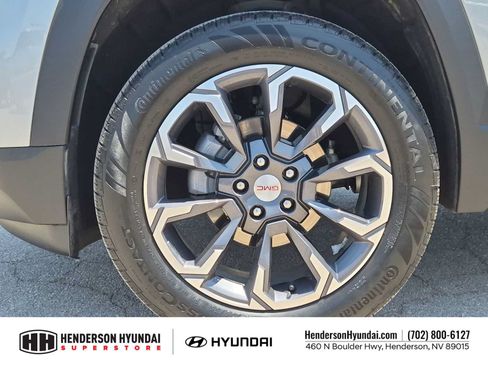 Used 2025 GMC Terrain Elevation w/ Elevation Premium Package AWD/4WD image 13