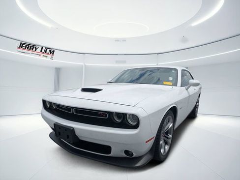 Used 2021 Dodge Challenger R/T RWD image 7