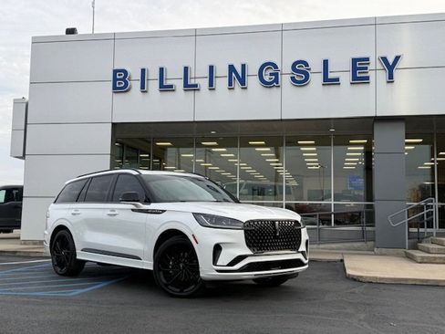 Used 2025 Lincoln Aviator Reserve w/ Equipment Group 201A image 1