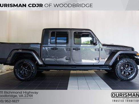 Used 2021 Jeep Gladiator Sport AWD/4WD image 3