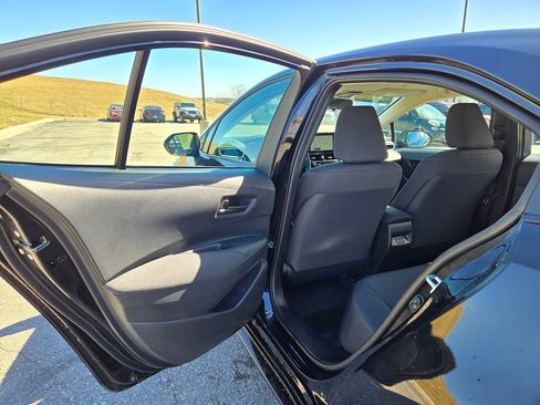 Used 2025 Toyota Corolla LE FWD image 24