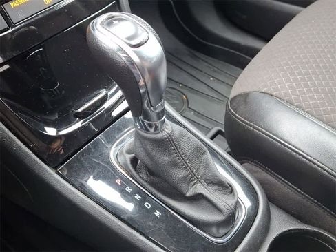 Used 2020 Buick Encore Preferred image 18